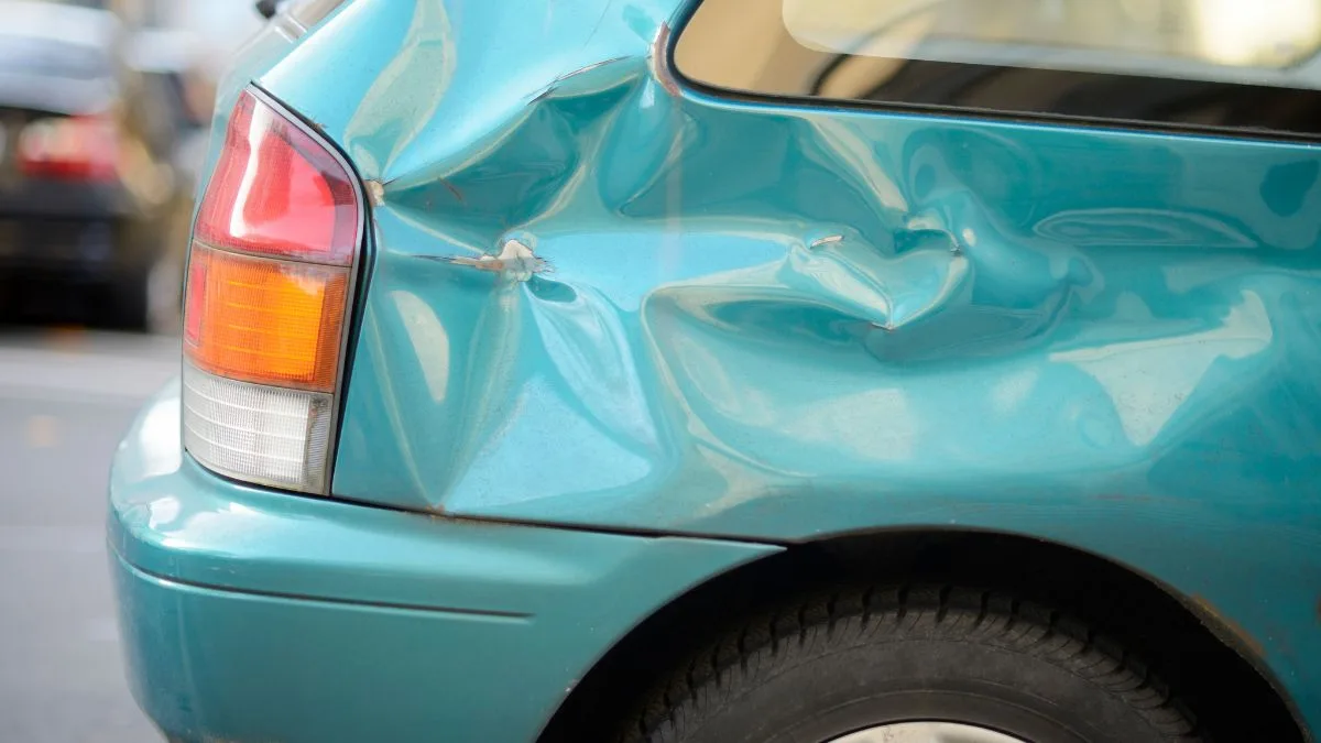 Como desamassar lataria de carros com cola quente